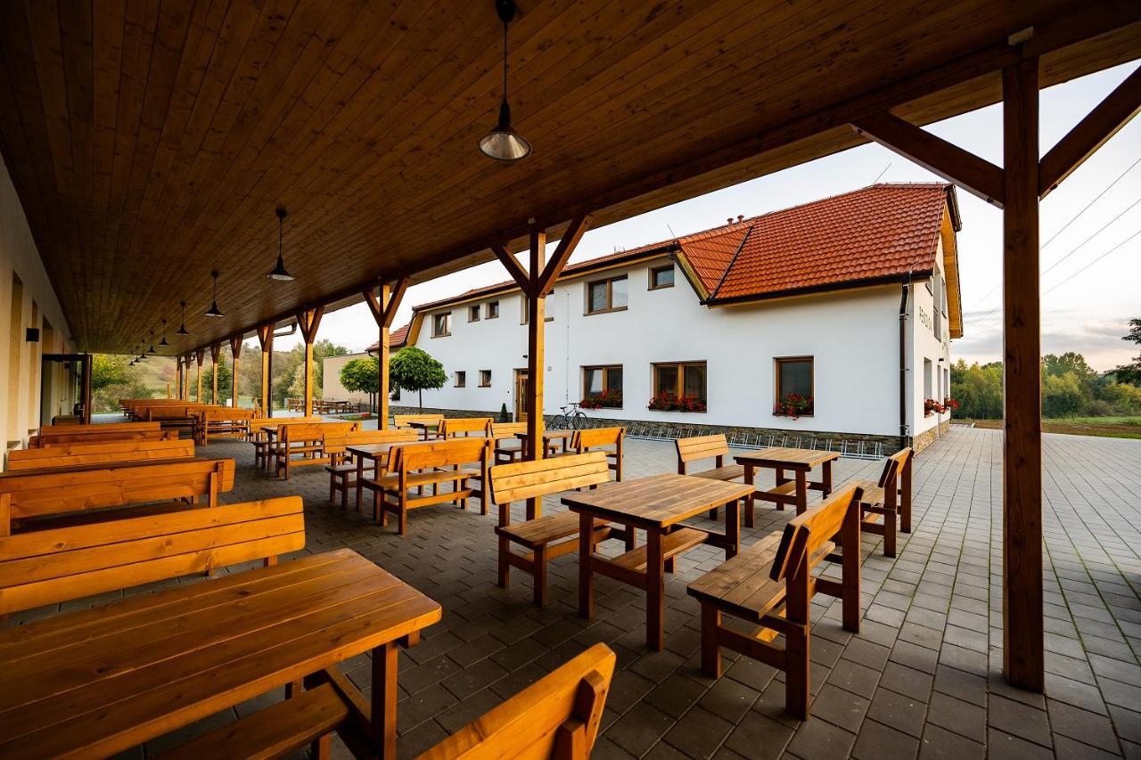 Hotel Na Zelenem Statku Rasovice  Zewnętrze zdjęcie
