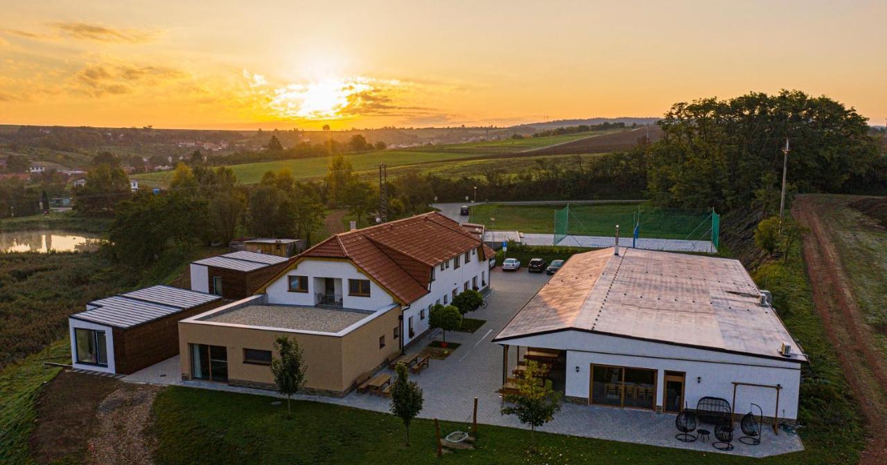 Hotel Na Zelenem Statku Rasovice  Zewnętrze zdjęcie