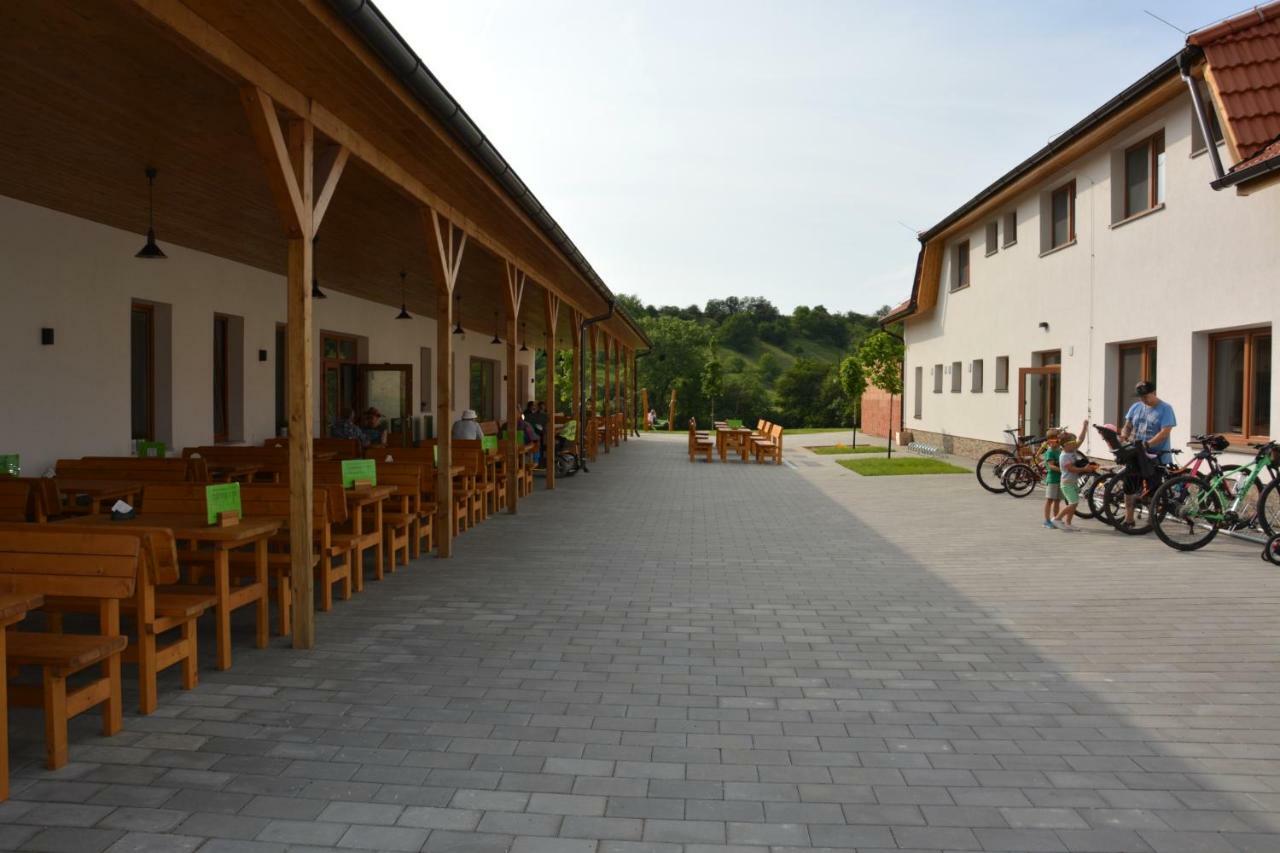 Hotel Na Zelenem Statku Rasovice  Zewnętrze zdjęcie